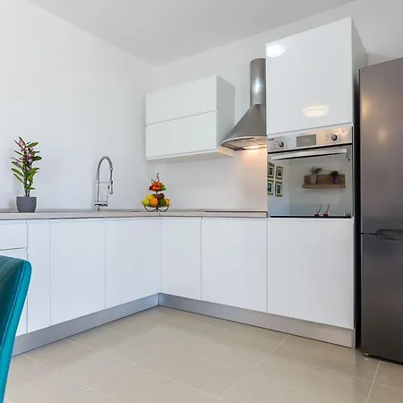 Topalli Apartment