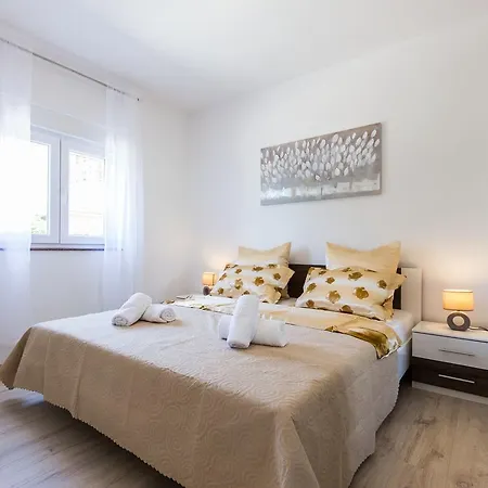 Apartment Topalli Bibinje