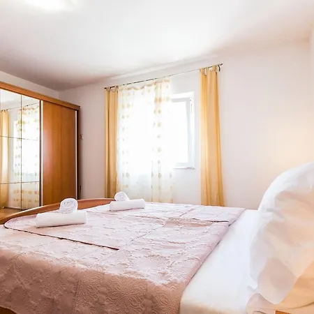 Apartment Topalli Bibinje