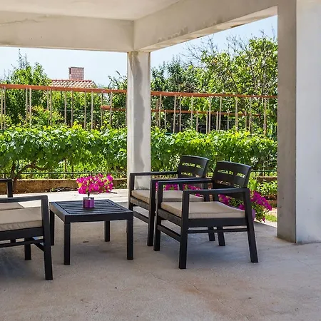 Topalli Apartment