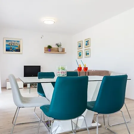 Topalli Apartment *