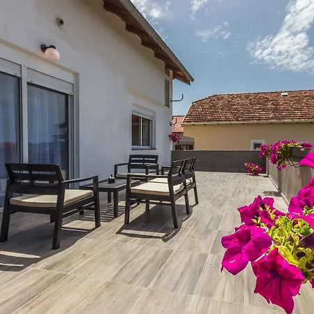 Topalli Apartment